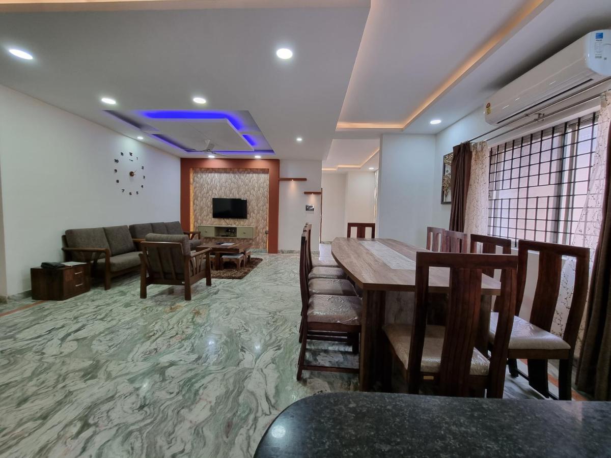 The Urban Nest Hotel Bangalore Exterior photo