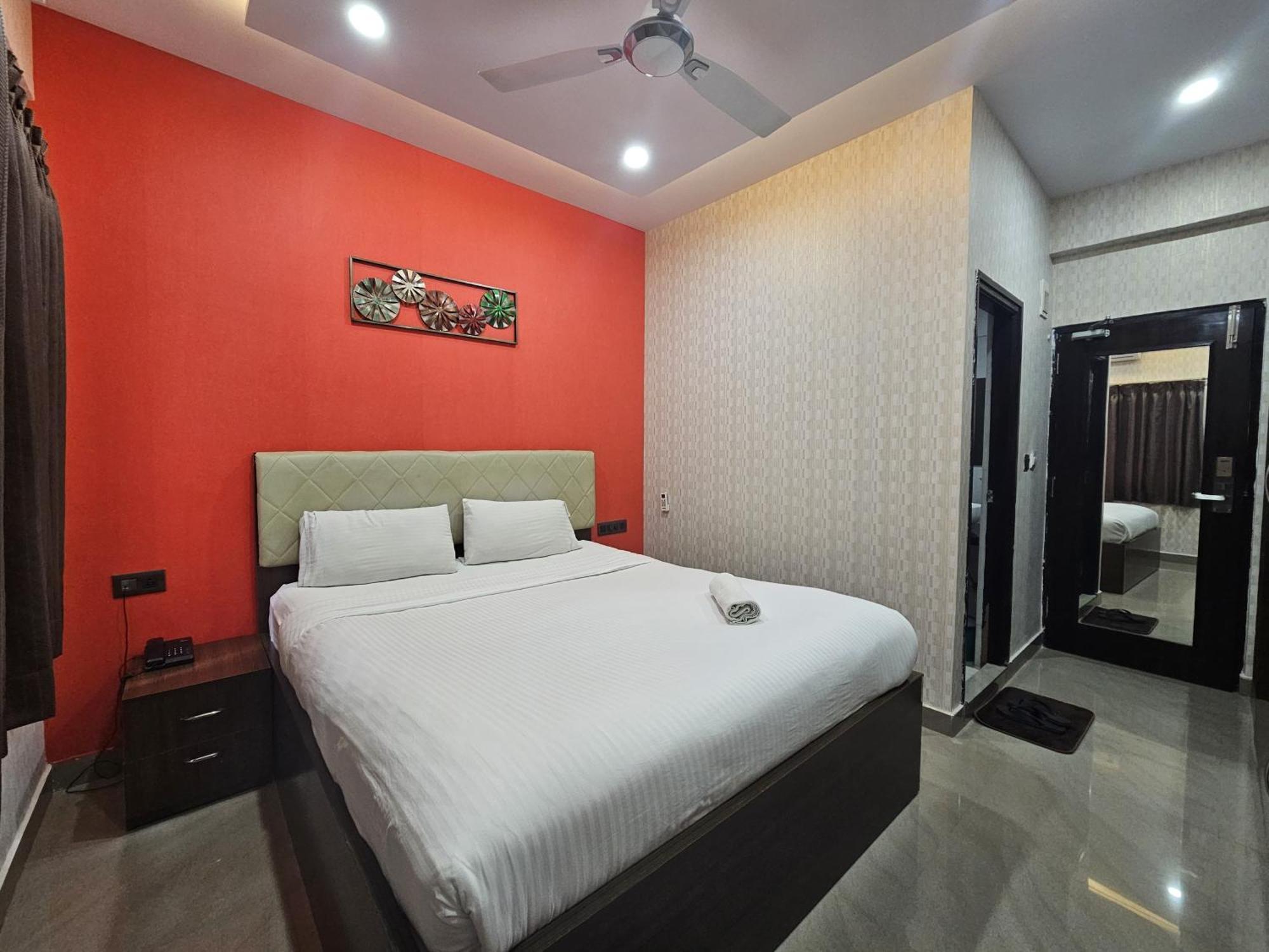The Urban Nest Hotel Bangalore Exterior photo