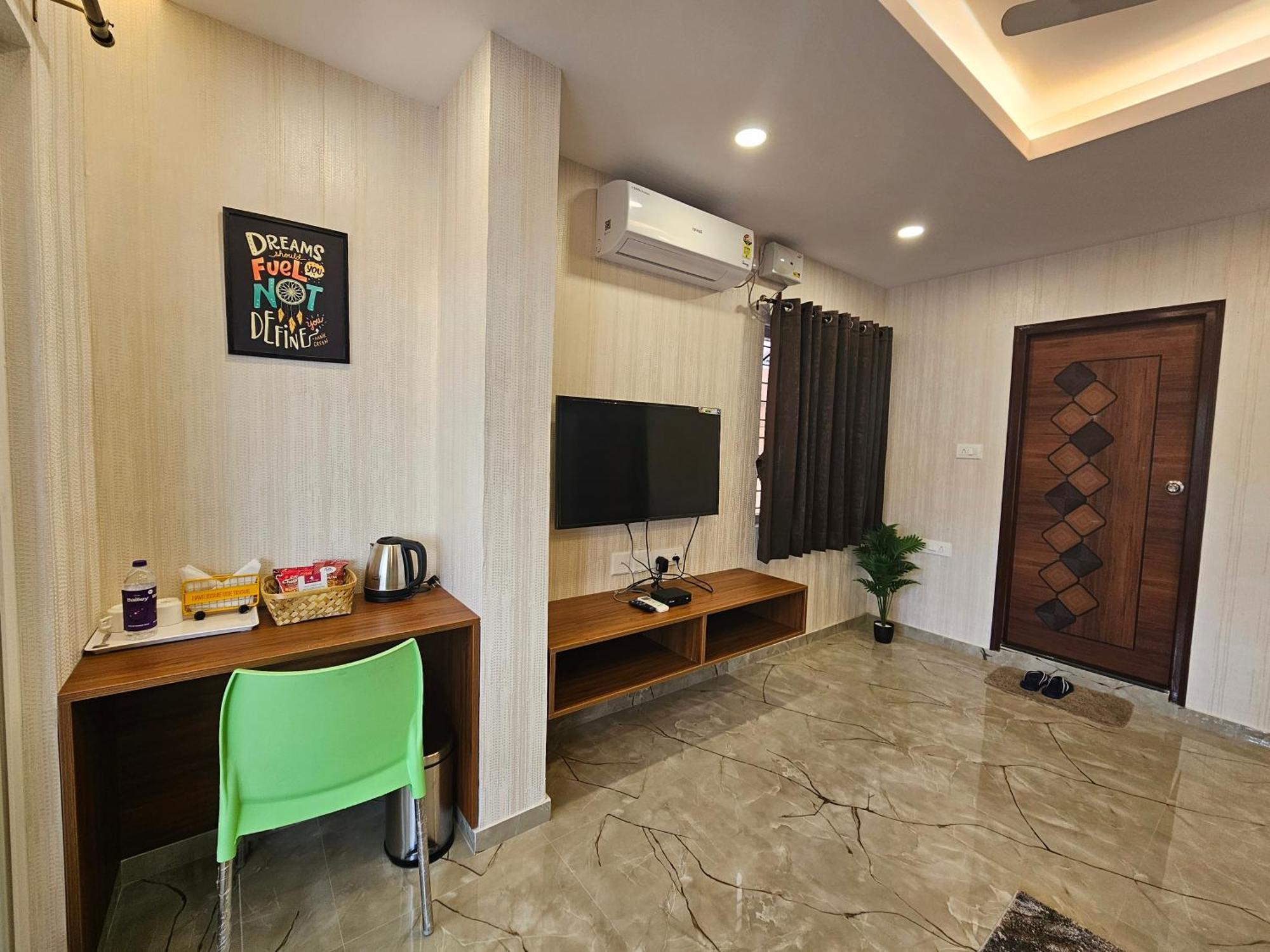The Urban Nest Hotel Bangalore Exterior photo