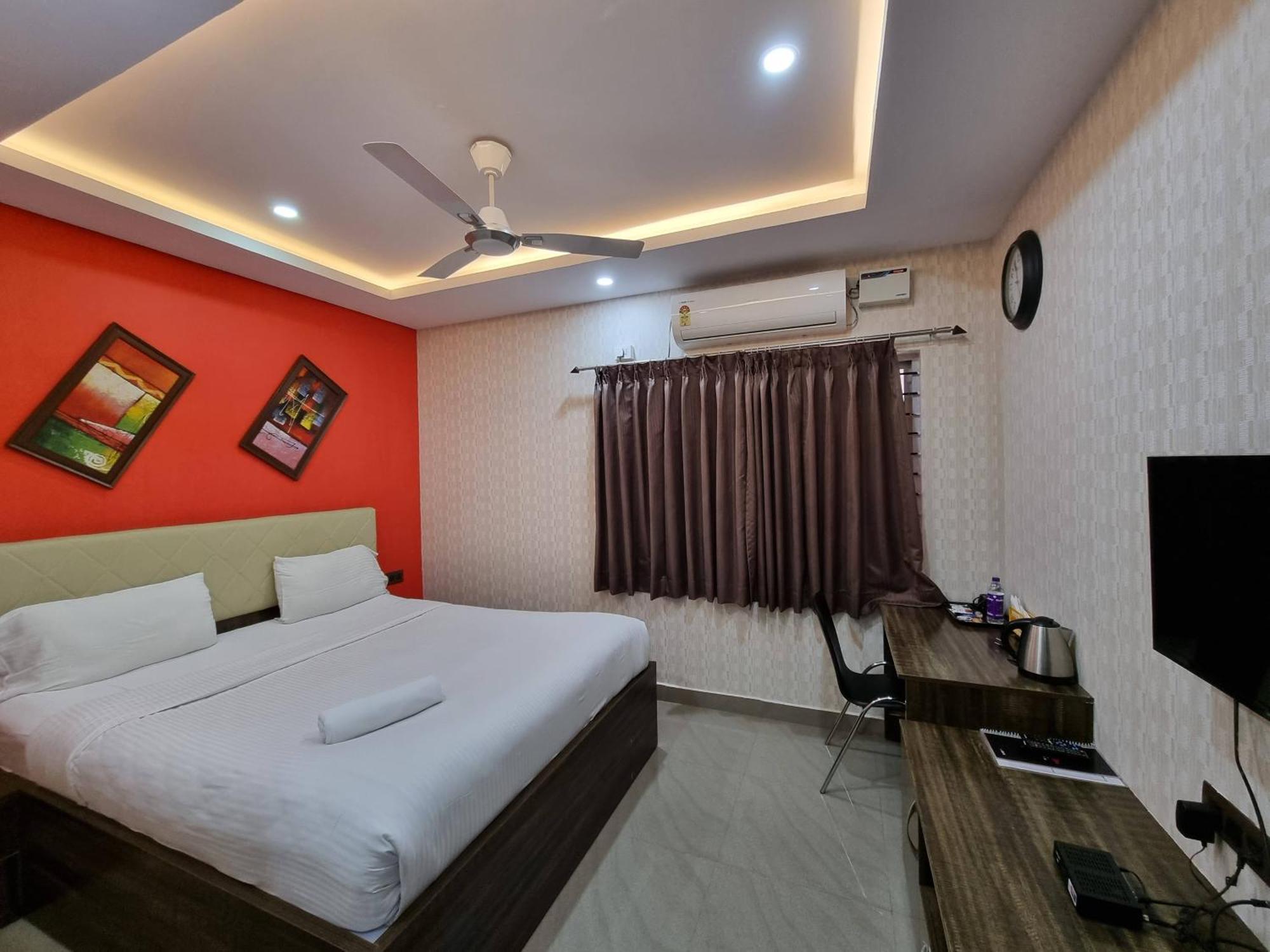 The Urban Nest Hotel Bangalore Exterior photo