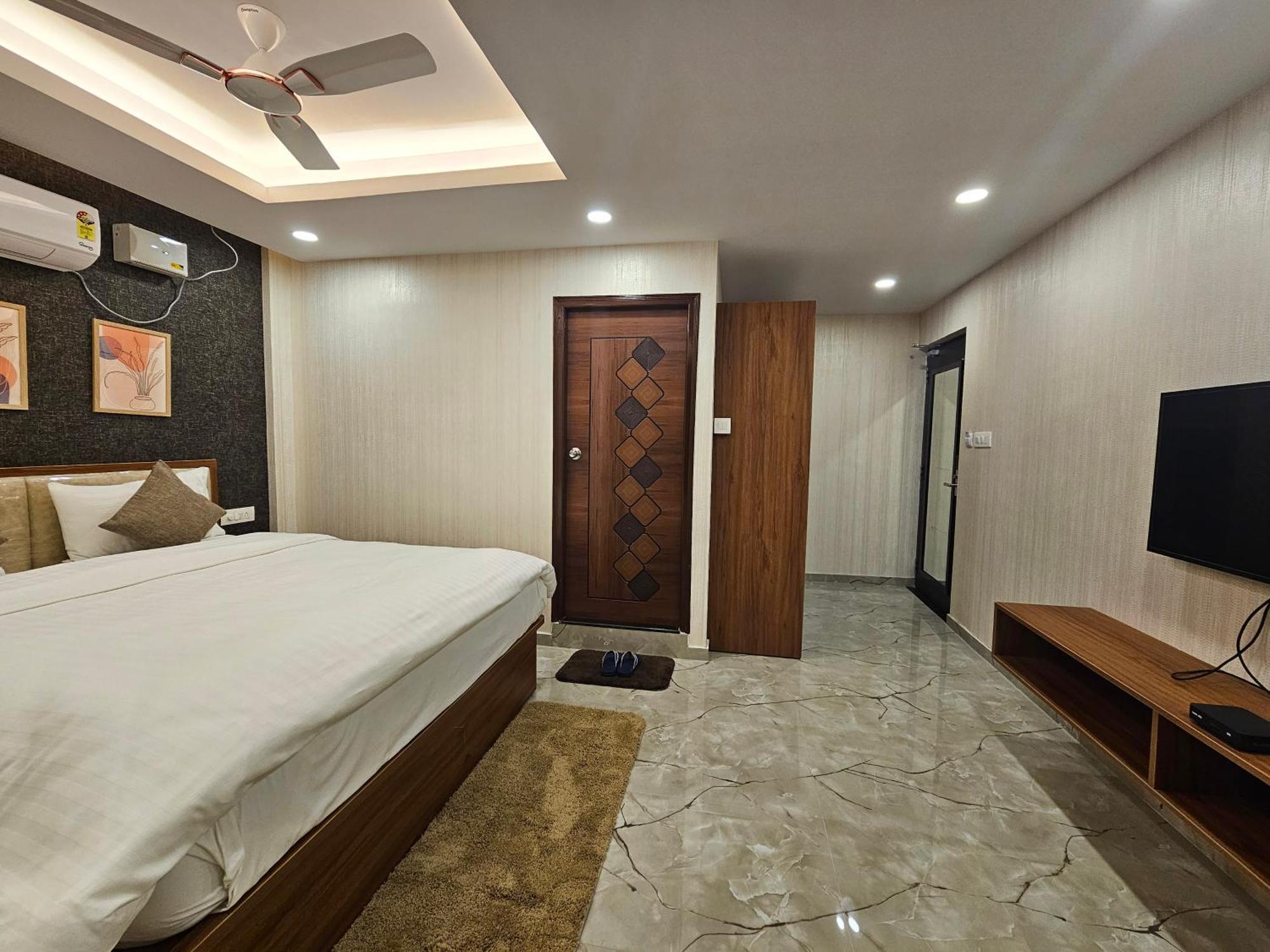 The Urban Nest Hotel Bangalore Exterior photo