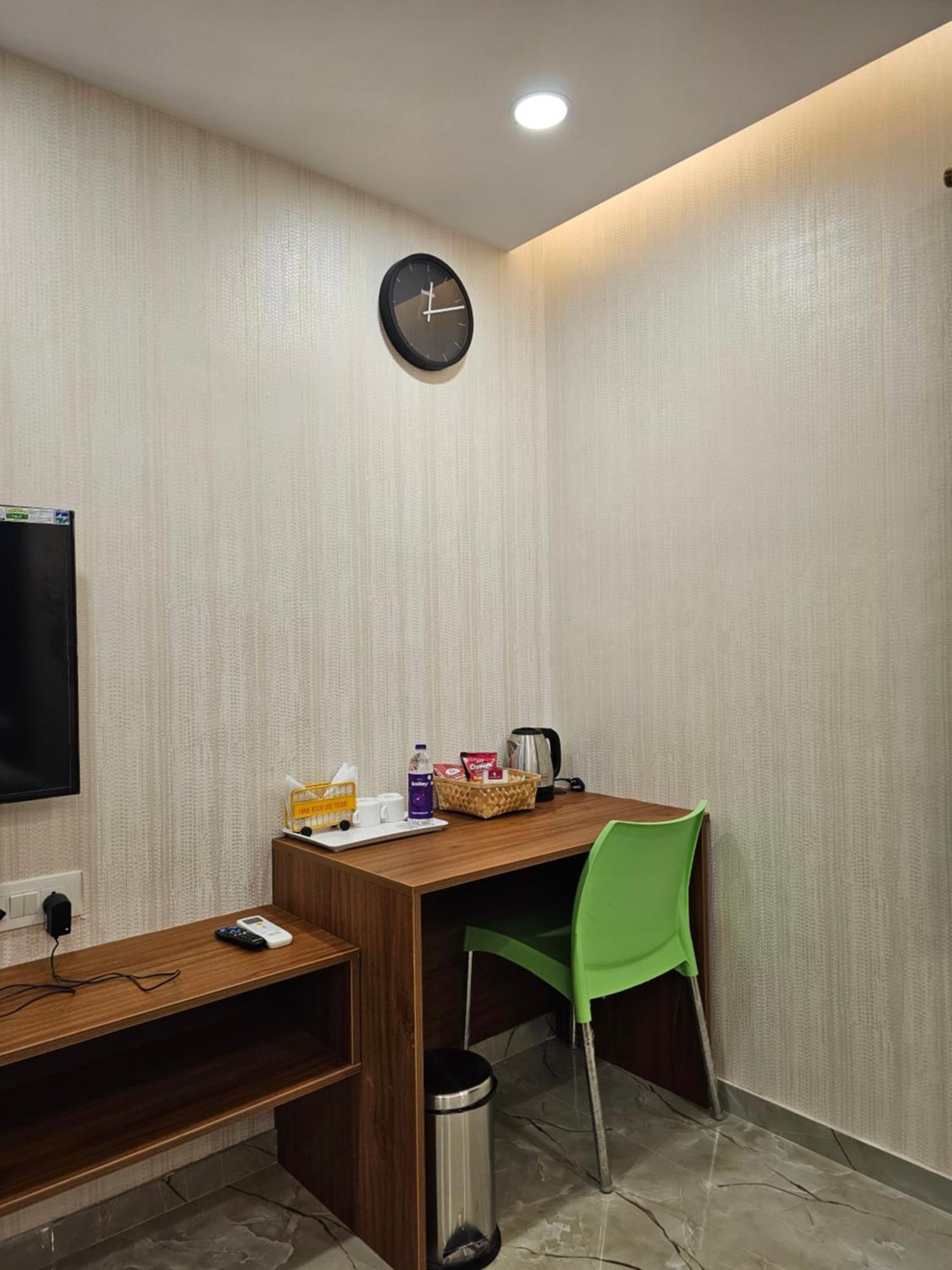 The Urban Nest Hotel Bangalore Exterior photo